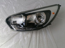 Load image into Gallery viewer, Frontscheinwerfer Kia Rio 92101-1WXXX Links Scheinwerfer Headlight