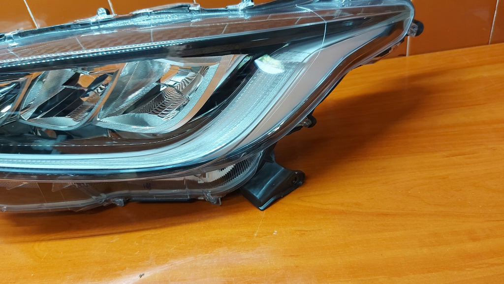 Frontscheinwerfer Toyota Yaris LED Ein Stück (Rechts oder Links) Headlight