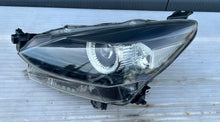 Laden Sie das Bild in den Galerie-Viewer, Frontscheinwerfer Mazda 2 Dj D43N-51040 LED Links Scheinwerfer Headlight