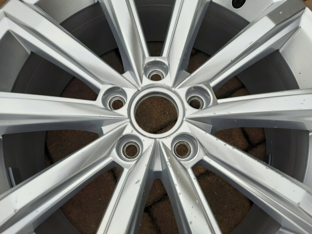 1x Alufelge 17 Zoll 7.0" 5x112 45ET Silber 3G0601025 VW Passat B8 Rim Wheel FEL2425347068ab