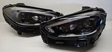 Laden Sie das Bild in den Galerie-Viewer, Frontscheinwerfer Mercedes-Benz A2069067903 A2069068003 Ein Satz Headlight