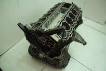 Load image into Gallery viewer, Motorblock Mercedes-Benz W220 137970 6.0 367PS 270kW 190TKm Benzin Unkomplett