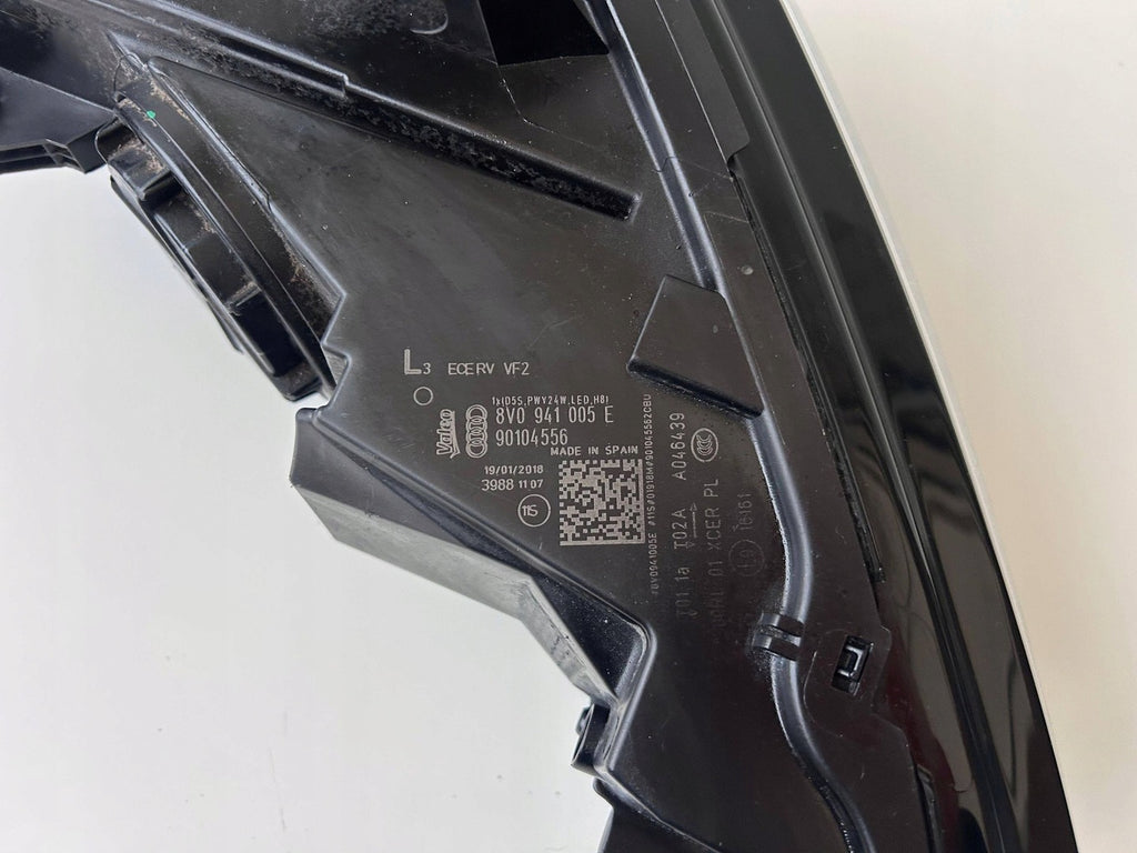 Frontscheinwerfer Audi A3 8V0941005E Links Scheinwerfer Headlight