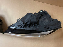 Load image into Gallery viewer, Frontscheinwerfer Audi Q2 I 81A941011C LED Ein Stück (Rechts oder Links)