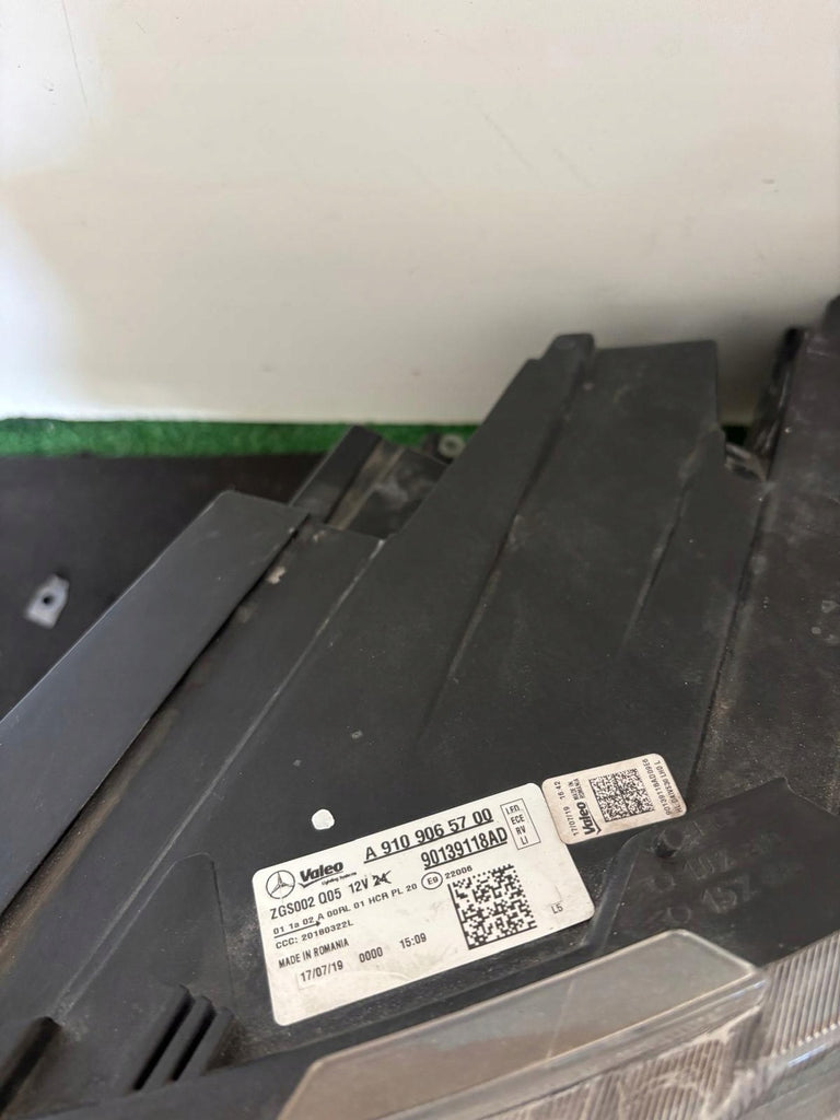 Frontscheinwerfer Mercedes-Benz Sprinter A9109065700 LED Rechts oder Links