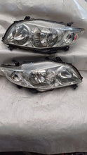 Laden Sie das Bild in den Galerie-Viewer, Frontscheinwerfer Toyota Corolla Ein Satz Scheinwerfer Headlight SCH6920504004vu