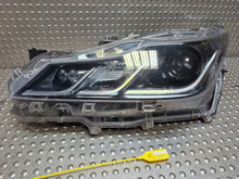 Laden Sie das Bild in den Galerie-Viewer, Frontscheinwerfer Toyota Corolla S25154637 8115002T31 FALSE Headlight SCH5153369422nb