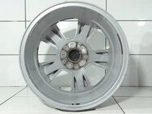 Laden Sie das Bild in den Galerie-Viewer, 1x Alufelge 18 Zoll 8.0" 5x120 46ET Silber 3411524 BMW E83 Rim Wheel FEL7707448996dj