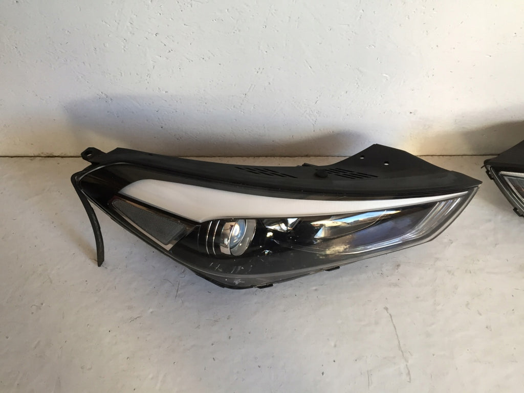 Frontscheinwerfer Hyundai Tucson 92102D7110 Ein Satz Scheinwerfer Headlight SCH9051794437sm