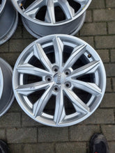 Laden Sie das Bild in den Galerie-Viewer, 4x Alufelge 17 Zoll 7.0" 5x112 34ET Glanz Silber 80A601025J Audi Rim Wheel FEL9368930044qe