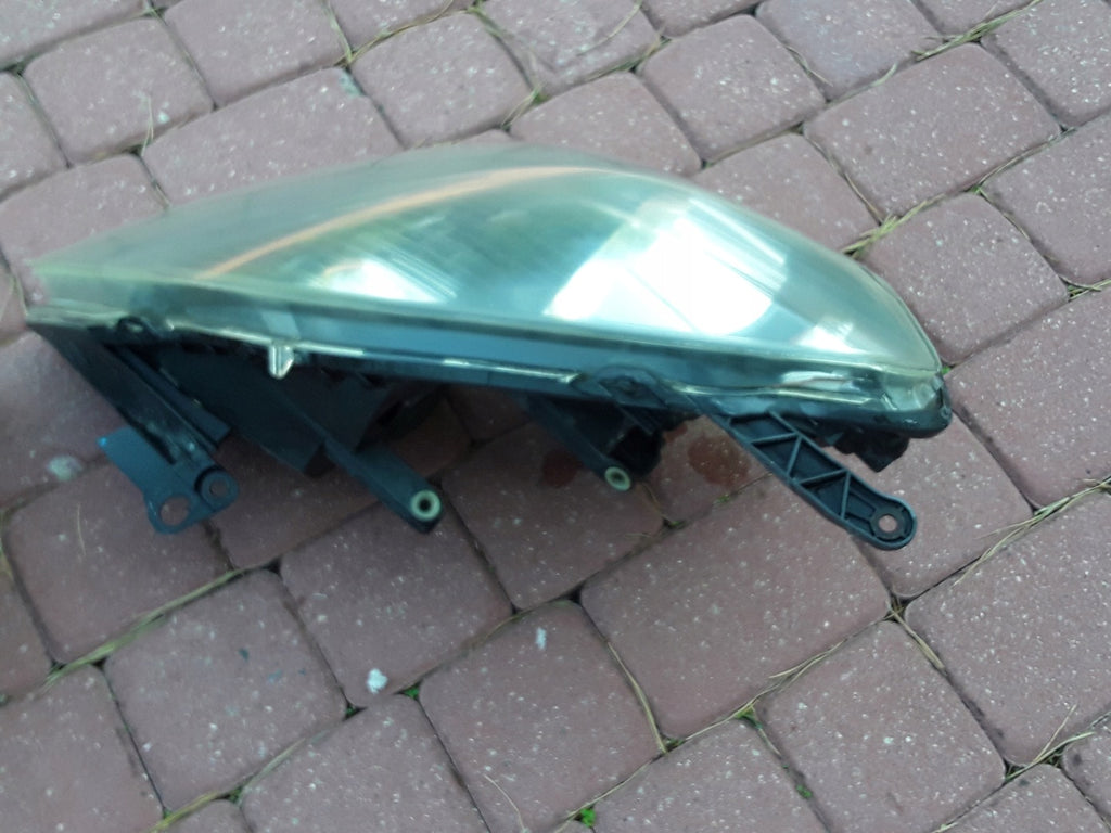 Frontscheinwerfer Opel Zafira B Ein Stück (Rechts oder Links) Headlight