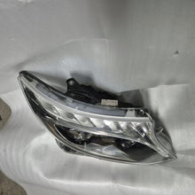 Laden Sie das Bild in den Galerie-Viewer, Frontscheinwerfer Mercedes-Benz Vito A4479061501 Full LED Rechts Headlight