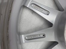 Laden Sie das Bild in den Galerie-Viewer, 1x Alufelge 17 Zoll 7.5" 5x112 30ET Glanz Silber 6896762 BMW I4 G26 Rim Wheel FEL8465341368nw