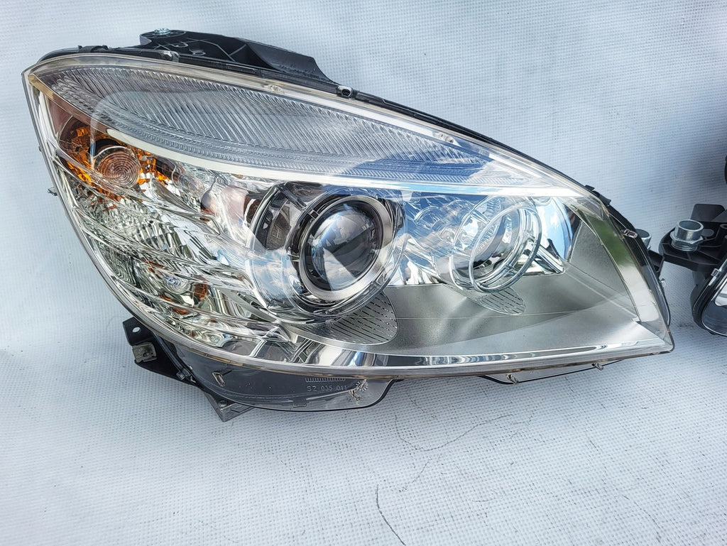 Frontscheinwerfer Mercedes-Benz W204 Xenon Ein Satz Scheinwerfer Headlight SCH3205568624bo