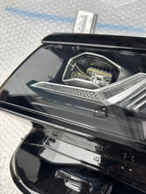 Load image into Gallery viewer, Frontscheinwerfer VW Touareg 761941081R Full LED Links Scheinwerfer Headlight