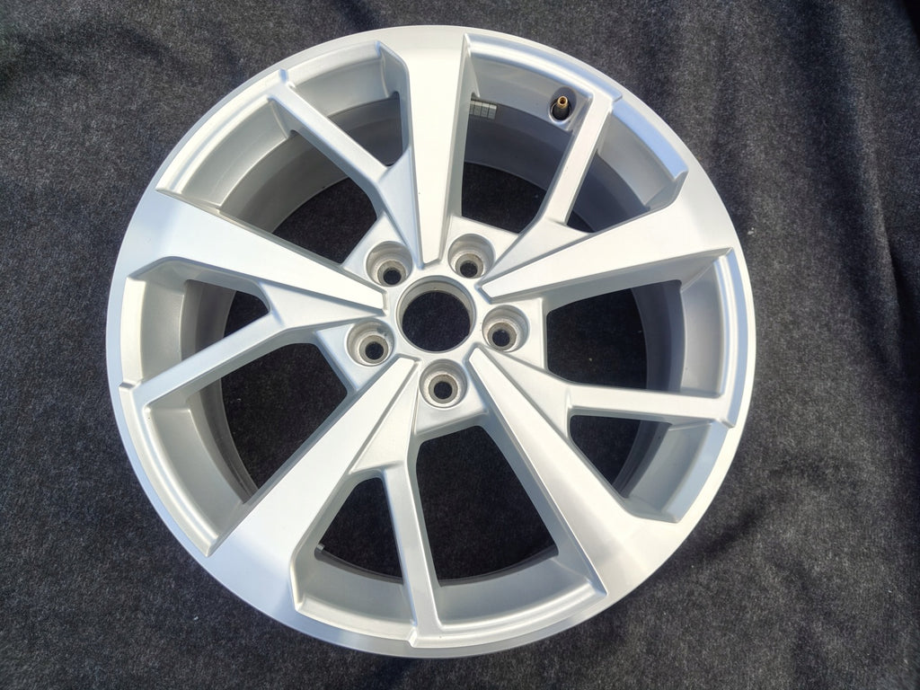 1x Alufelge 18 Zoll 7.0" 5x112 43ET Glanz Silber 83A601025J Audi Q3 Rim Wheel FEL5707752066ix