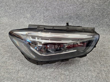 Laden Sie das Bild in den Galerie-Viewer, Frontscheinwerfer Mercedes-Benz W247 A2479062003 Full LED Rechts Headlight