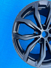 Load image into Gallery viewer, 1x Alufelge 20 Zoll 8.0" 5x112 27ET Glanz Schwarz 6881208 BMW 1 6 Rim Wheel FEL7010973976za