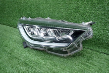 Load image into Gallery viewer, Frontscheinwerfer Toyota Yaris Rechts Scheinwerfer Headlight SCH9101763532gf