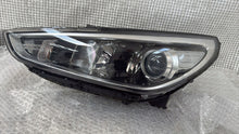 Load image into Gallery viewer, Frontscheinwerfer Hyundai I30 HI3017 Links Scheinwerfer Headlight SCH6679653431jr