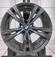 Laden Sie das Bild in den Galerie-Viewer, 1x Alufelge 18 Zoll 9.0" 5x112 32ET Glanz Graphit 8091467 BMW G29 Rim Wheel FEL2451089029sj