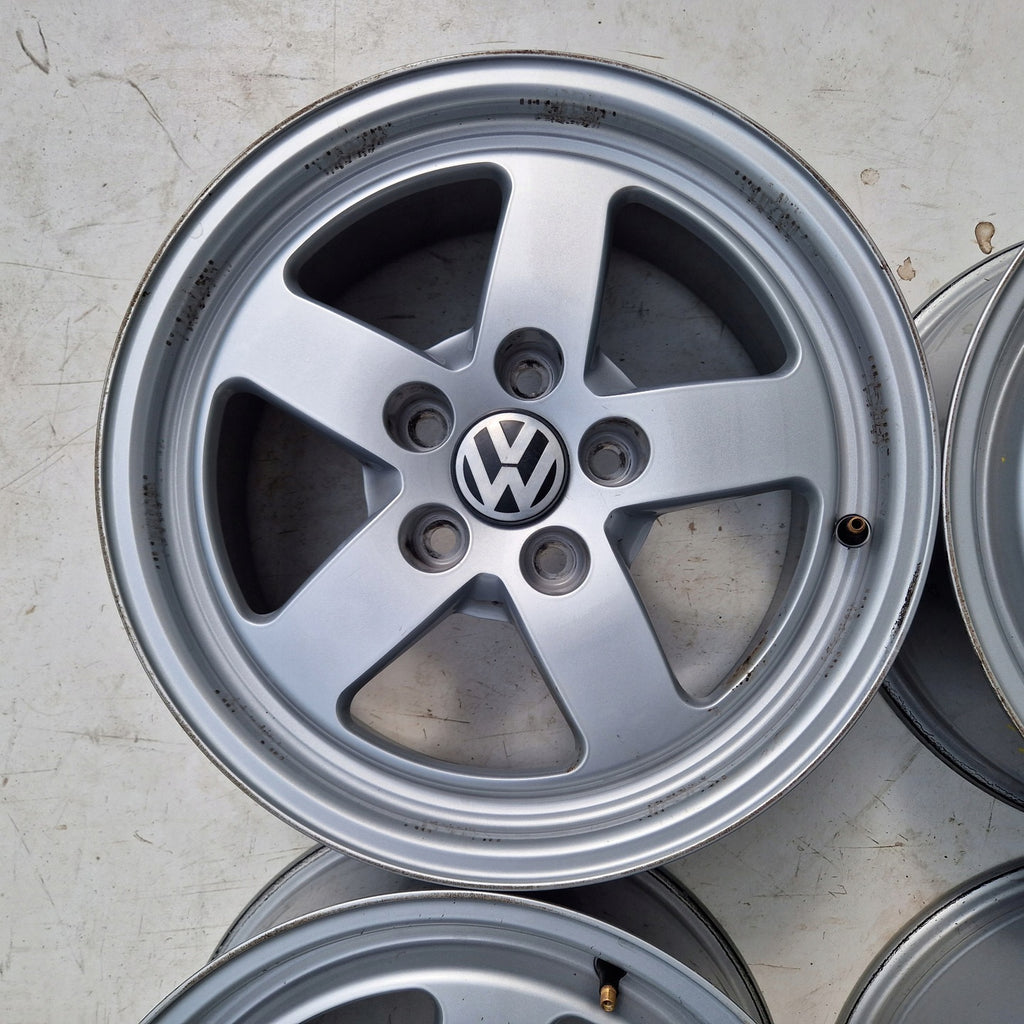 4x Alufelge 16 Zoll 7.0" 5x112 35ET 8W0601025 Audi B7 B8 Passat Tiguan Sharan