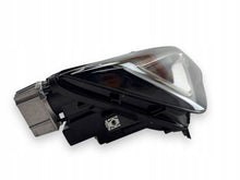 Laden Sie das Bild in den Galerie-Viewer, Frontscheinwerfer Seat Ateca 577941032C Vorderseite Scheinwerfer Headlight