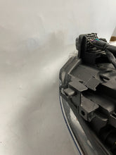Laden Sie das Bild in den Galerie-Viewer, Frontscheinwerfer Mazda 2 D09K-51030 LED Rechts Scheinwerfer Headlight