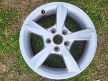 Load image into Gallery viewer, 1x Alufelge 16 Zoll 6.5" 5x112 43ET Glanz Silber 8V5071496 Audi A3 Rim Wheel FEL4609770613mu