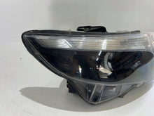Laden Sie das Bild in den Galerie-Viewer, Frontscheinwerfer Mercedes-Benz Vito A44790677800 Rechts Scheinwerfer Headlight