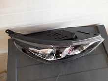 Laden Sie das Bild in den Galerie-Viewer, Frontscheinwerfer Hyundai I30 92102G4510 LED Rechts Scheinwerfer Headlight