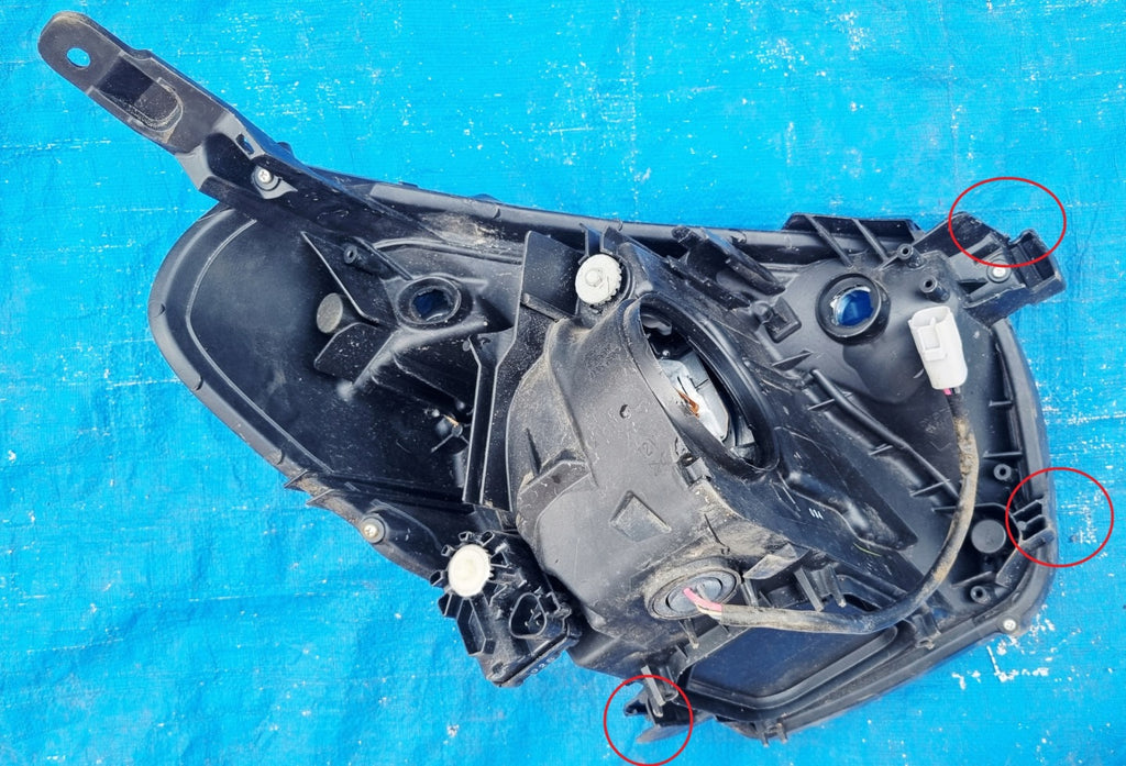 Frontscheinwerfer Toyota 12398 Links Scheinwerfer Headlight SCH8008399973tq