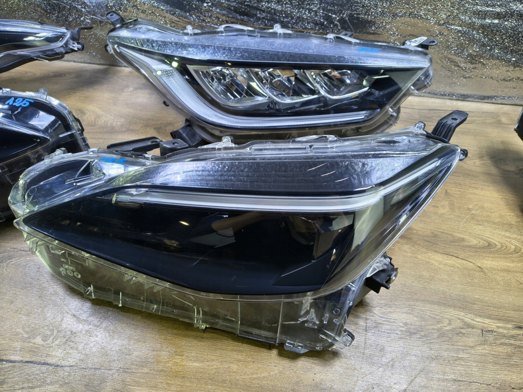 Frontscheinwerfer Toyota Yaris Cross OD-310 Links Scheinwerfer Headlight SCH8350993136rs