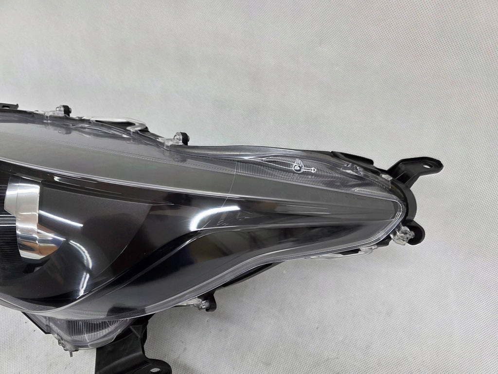 Frontscheinwerfer Toyota 4 Yaris EUK0-6 Ein Stück (Rechts oder Links) Headlight