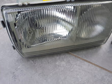 Laden Sie das Bild in den Galerie-Viewer, Frontscheinwerfer Mercedes-Benz W123 1305620201 Rechts Scheinwerfer Headlight SCH7378049901gl