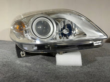 Laden Sie das Bild in den Galerie-Viewer, Frontscheinwerfer Mercedes-Benz W245 A1698208461 Xenon Rechts Headlight SCH2324653479ce