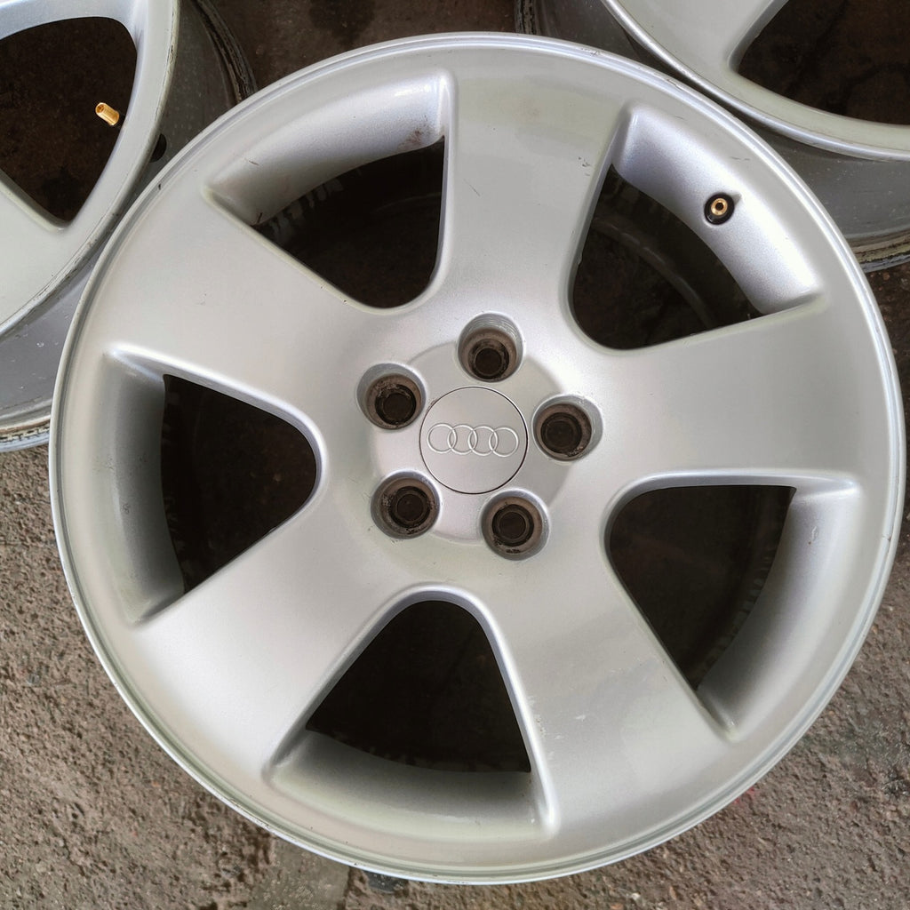 1x Alufelge 16 Zoll 6.5" 5x100 42ET Silber 8L0601025K Audi Rim Wheel