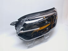Laden Sie das Bild in den Galerie-Viewer, Frontscheinwerfer Opel Zafira A Vivaro C 9832837680 Xenon Links Headlight