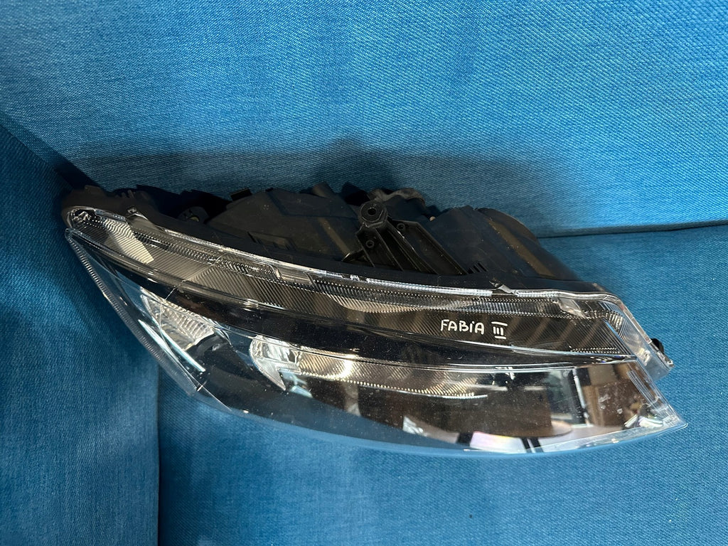 Frontscheinwerfer Skoda Fabia III 6V1941016C FALSE Scheinwerfer Headlight SCH7421244097ke