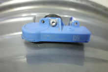 Laden Sie das Bild in den Galerie-Viewer, 1x Alufelge 16 Zoll 6.5&quot; 4x100 40ET Glanz Graphit 13581561 Opel Corsa E