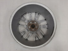 Laden Sie das Bild in den Galerie-Viewer, 1x Alufelge 17 Zoll 7.0&quot; 5x100 46ET Glanz Silber 6V0601025 Skoda Fabia Iii