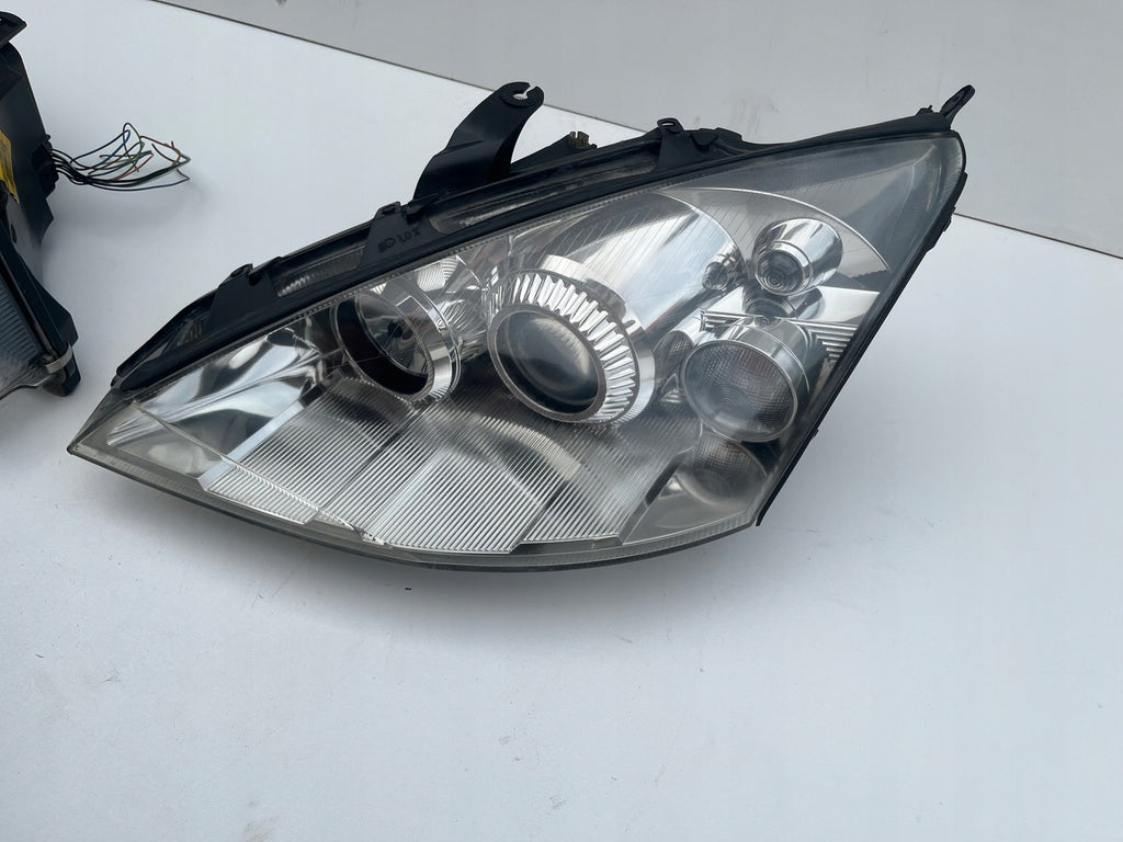 Frontscheinwerfer Ford Focus 2M5113W029 2M5113W030 Xenon Ein Satz Headlight SCH6318832106wh