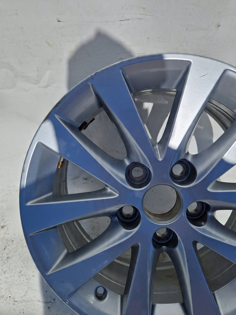 1x Alufelge 16 Zoll 6.5" 4x114.3 39ET Glanz Silber PW457-05000 Toyota Rim Wheel