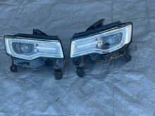 Laden Sie das Bild in den Galerie-Viewer, Frontscheinwerfer Jeep Grand Cherokee Wk2 T77621B Ein Satz Headlight SCH1500711704co