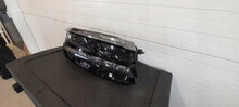 Laden Sie das Bild in den Galerie-Viewer, Frontscheinwerfer VW Touareg RKC12234 Vorderseite Scheinwerfer Headlight