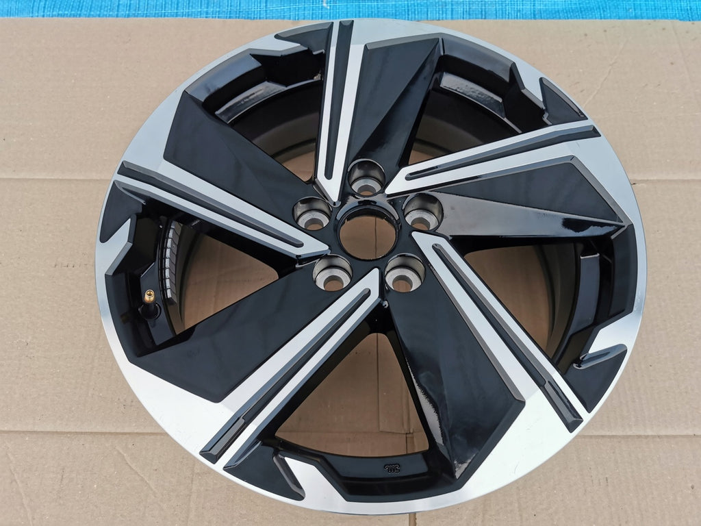 1x Alufelge 18 Zoll 7.0" 5x114.3 38ET Mitsubishi Eclipse Cross Rim Wheel