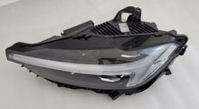 Load image into Gallery viewer, Frontscheinwerfer Volvo Xc60 II 32337374 LED Links Scheinwerfer Headlight SCH3757051516ha