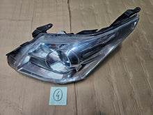 Laden Sie das Bild in den Galerie-Viewer, Frontscheinwerfer Toyota Avensis Links Scheinwerfer Headlight SCH2255822520df