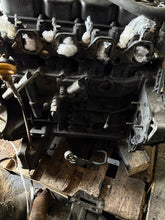 Laden Sie das Bild in den Galerie-Viewer, Motorblock Nissan Terrano II TD27H 2.7 219TKm Diesel Unkomplett MOT5742860421lt