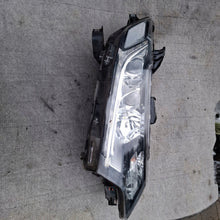 Laden Sie das Bild in den Galerie-Viewer, Frontscheinwerfer Mitsubishi Outlander III FALSE Scheinwerfer Headlight SCH5561823981es